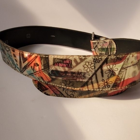 Hologram rock n roll theme unisex belt.  Vinyl.  Music sz large - Picture 1 of 7